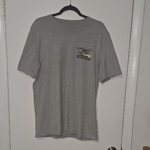 Izod Saltwater Graphic Gray Tee